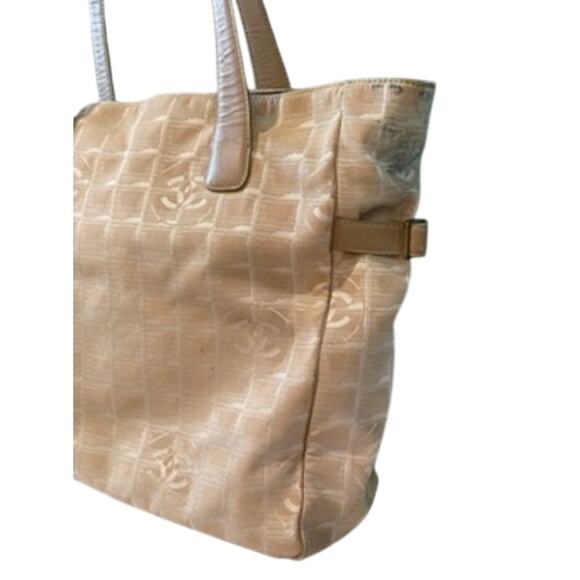 Chanel Travel Ligne Tote* Large Beige Tote*Rare Color*Hologram*COA - Picture 3 of 15